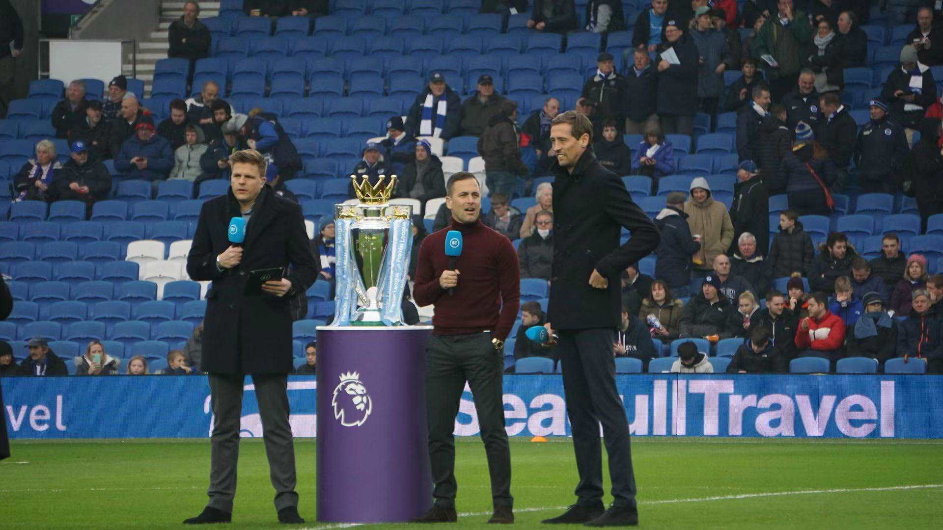 表现更加沉 表现更加沉